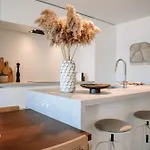 Stijlvol Appartement Met Terras En Panoramisch Zeezicht