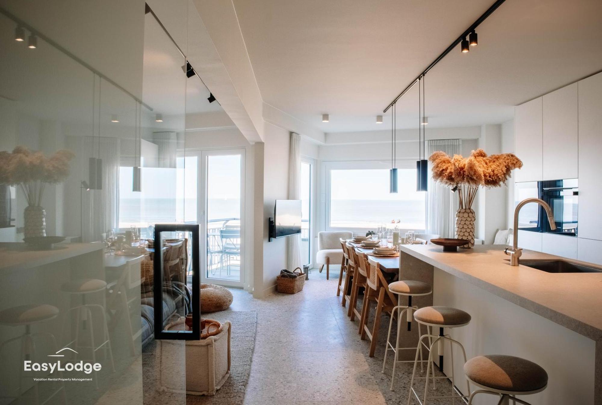 Stijlvol Met Terras En Panoramisch Zeezicht Oostende