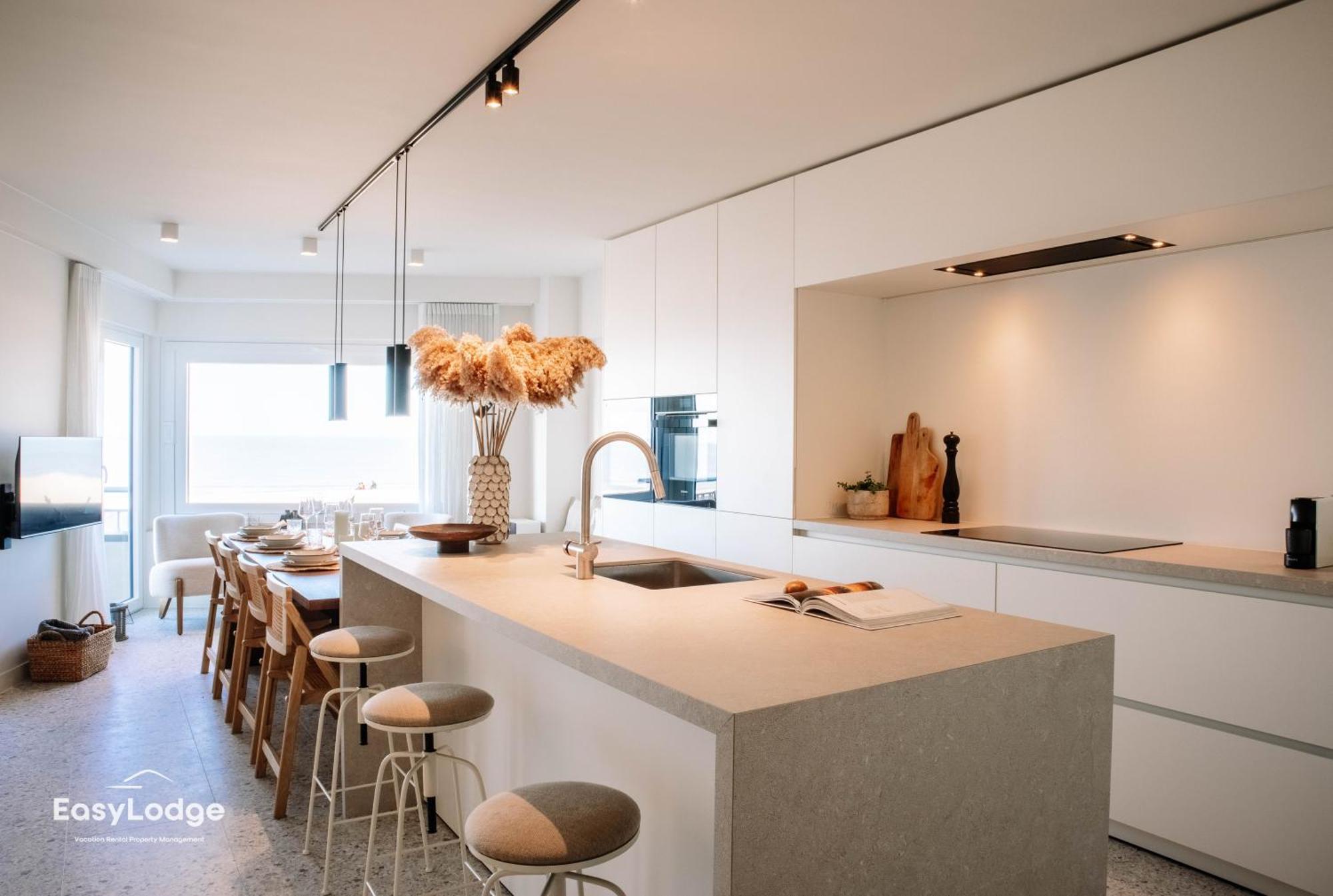 Appartement Stijlvol Met Terras En Panoramisch Zeezicht